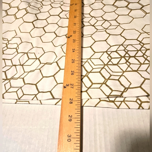 White Cyber Hex Flyweight Tee - Picture 10 of 10